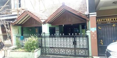 rumah strategis 2 lantai
