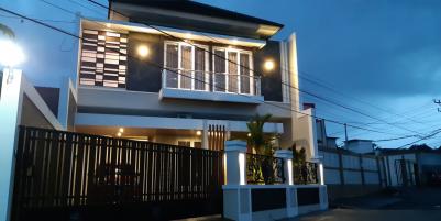 HOT DEAL UTARA UGM RUMAH LUX, BANGUNAN & LOKASI ISTIMEWA 