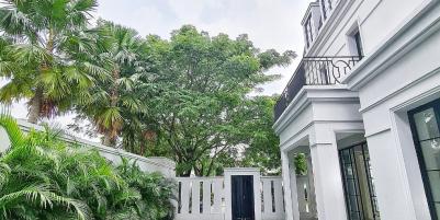 Rumah Mewah 3,5 Lantai Di Kemang Jakarta Selatan