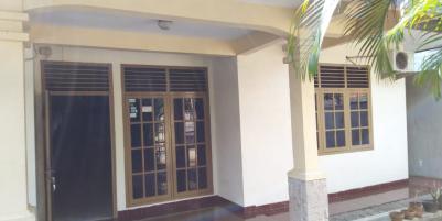 Di jual 1 Unit rumah, dan tanah kosong (1 hamparan) Lokasi jaka sampurna, bekasi barat, bekasi