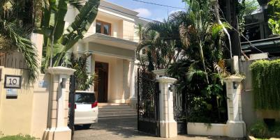 Dijual Rumah Mewah di Tulodong Bawah 3, Jakarta Selatan