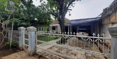 Dijual Rumah Strategis di Raya Cipayung, Depok