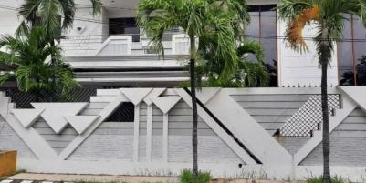Dijual Rumah Mewah 2 Lantai di Dharmahusada Indah Utara, Surabaya