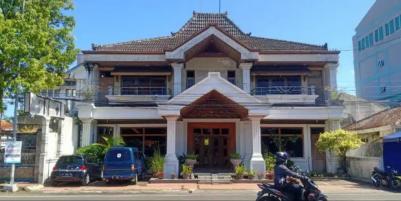 Dijual Hotel 2 Lantai di Jalan Dr. Wahidin, Kabupaten Cilacap