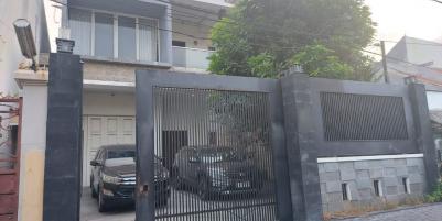 Rumah Full Furnished di Petemon Pusat Kota Surabaya Tinggal Bawa Koper