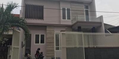 Rumah Baru Lebar 9 di Perumahan Semolowaru Elok Sukolilo Surabaya 