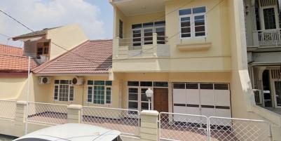 Rumah Strategis Nginden Intan Timur Dekat Kampus Untag