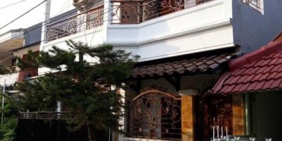 Jual Rumah Bagus SHM di Jalan Mulyosari Tengah Surabaya