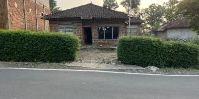 Tanah Bonus Rumah 846m² Strategis Tepi Jl Raya Kerjo Karanganyar 
