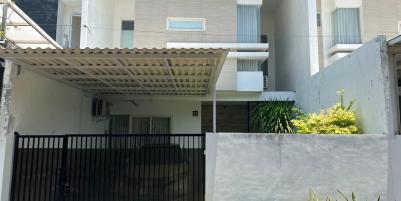 ‼️JUAL CEPAT‼️ Rumah MOdern Semi furnished di Semampir Tengah Sukolilo Surabaya 