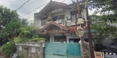 Dijual Rumah Siap Huni di Jalan Olah Raga, Jakarta Barat