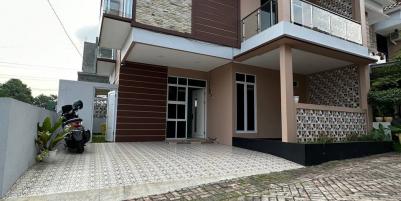 Rumah baru hook plus rooftop di Cibubur Ciracas Jakarta Timur 