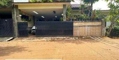 Rumah seken terawat di Makasar Jakarta Timur dekat Halim