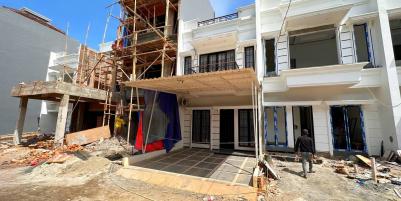 Rumah 2lantai plus rooftop di Lenteng Agung Jakarta Selatan 