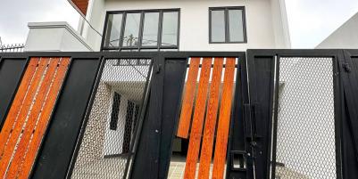 Rumah 3lantai modern kontemporer Duren Sawit Jakarta Timur 
