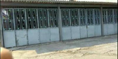 Dijual Rumah Usaha Taman Pinang Indah Blok M4, Akses Jalan Utama Perumahan