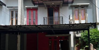 Dijual Cepat Rumah Bagus, Nyaman & Strategis 2 Lantai di Bogor
