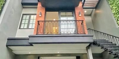 Rumah Mewah Keluarga  Siap Huni Di Pondok Indah Jakarta Selatan