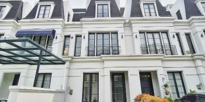 Rumah Keluarga 3,5 Lantai Lokasi Di Kemang Jakarta Selatan