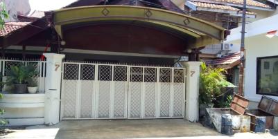 Dijual Rumah 2 Lantai di Barata Jaya, Surabaya