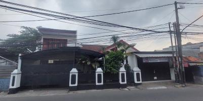 Dijual Rumah Strategis di Raya Pasar Kecapi, Bekasii