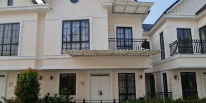 Dijual Rumah Klasik di Lavon 2, Tangerang