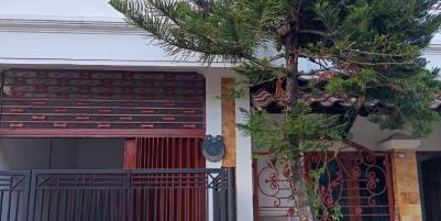 Dijual Rumah SHM di Jalan Mulyosari Tengah, Surabaya