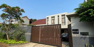 Dijual Rumah Mewah di Komplek Deplu, Jakarta Selatan