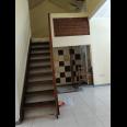 RUMAH GAYA AMERICAN CLASSIC 3 KAMAR TIDUR DUA KAMAR MANDI DENGAN CARPORT DI ARCAMANIK BANDUNG