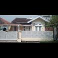 RUMAH GAYA AMERICAN CLASSIC 3 KAMAR TIDUR DUA KAMAR MANDI DENGAN CARPORT DI ARCAMANIK BANDUNG