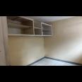 RUMAH GAYA AMERICAN CLASSIC 3 KAMAR TIDUR DUA KAMAR MANDI DENGAN CARPORT DI ARCAMANIK BANDUNG