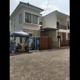 Rumah kota Batu 2 Lt mewah kolam renang rooftop type 70/70m pinggir aspal