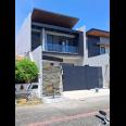 Rumah Modern 2 Lantai Baru Grees Lokasi Strategis di Manyar Jaya Surabaya