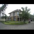 Rumah Modern Lux Royal Residence Crown Hill Surabaya. 