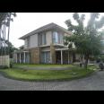 Rumah Modern Lux Royal Residence Crown Hill Surabaya. 