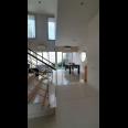 Dijual Rumah Mewah di Komplek Royal Residence, Surabaya