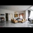 Dijual Rumah Hook Mewah di Taman Kebon Jeruk Intercon, Jakarta Barat