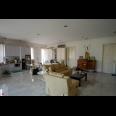 Dijual Rumah Hook Mewah di Taman Kebon Jeruk Intercon, Jakarta Barat