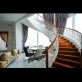 Dijual Rumah Hook Mewah di Taman Kebon Jeruk Intercon, Jakarta Barat