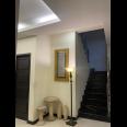 !!!JUAL CEPAT!!! Rumah Istimewa Nol Jalan Raya Semi Furnished Siap Huni Lokasi Karah Jambangan Surabaya Selatan