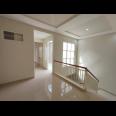 Rumah Baru Minimalis Modern Lokasi Strategis Tengah Kota di Manyar Tirtoyoso Surabaya  