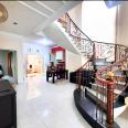 Dijual / Disewakan Rumah Full Renovasi Lokasi Tenggilis Surabaya