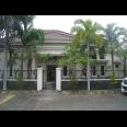 Rumah Central Park, Gunung Anyar Surabaya | Idyllic Family Home