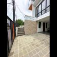 Rumah 3lantai modern kontemporer Duren Sawit Jakarta Timur 