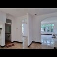Rumah Mewah Klasik dengan kolam Renang Siap pakai area Jaksel