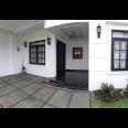 Sewa Rumah Mewah 2 Lantai Full Furnished Strategis di Kemanggisan Jakarta Barat