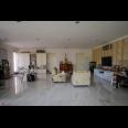 Dijual Rumah Hook Mewah di Taman Kebon Jeruk Intercon, Jakarta Barat