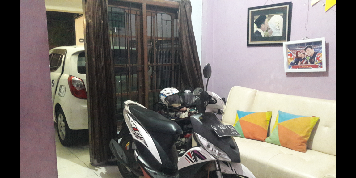 Rumah 2 Lantai Ada Carport Gratis AC Rumah 2 Lantai Ada Carport Gratis AC