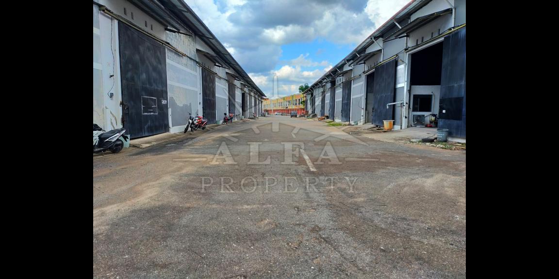 Gudang Ahmad Yani Bizpark, Pontianak, Kalimantan Barat Gudang Ahmad Yani Bizpark, Pontianak, Kalimantan Barat