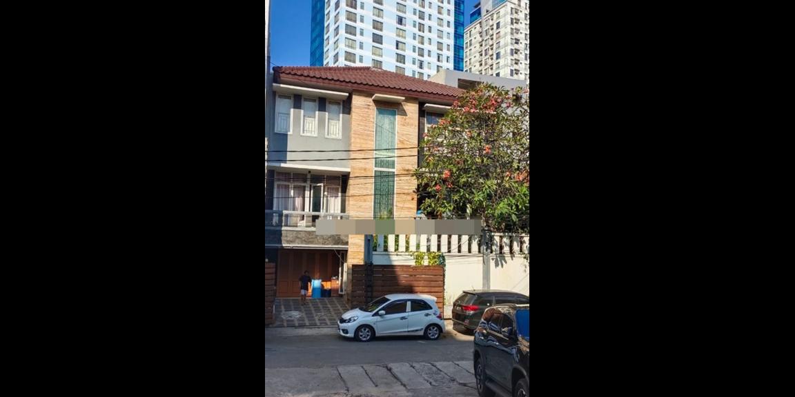 Dijual Rumah Mewah 3 Lantai di Kartini Raya, Jakarta Pusat Dijual Rumah Mewah 3 Lantai di Kartini Raya, Jakarta Pusat